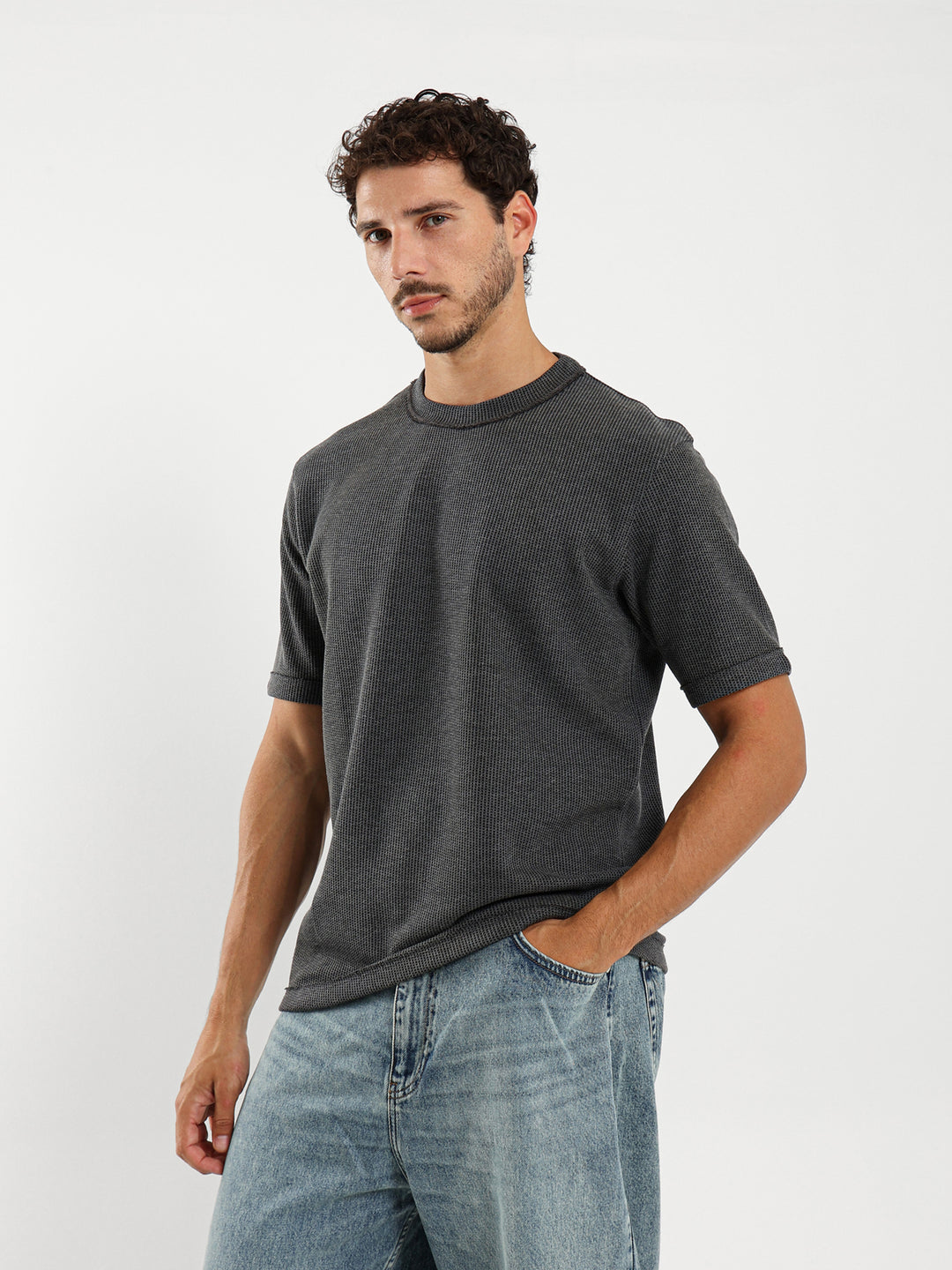 R-Neck T-Shirt With Unfinished Details