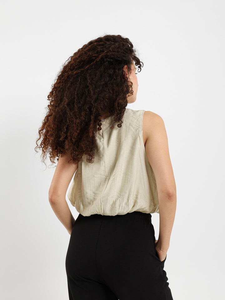 Balloon Fit Sleeveless Top