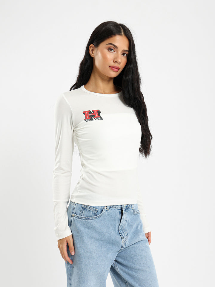 Fitted Long Sleeve Tee With Club Print