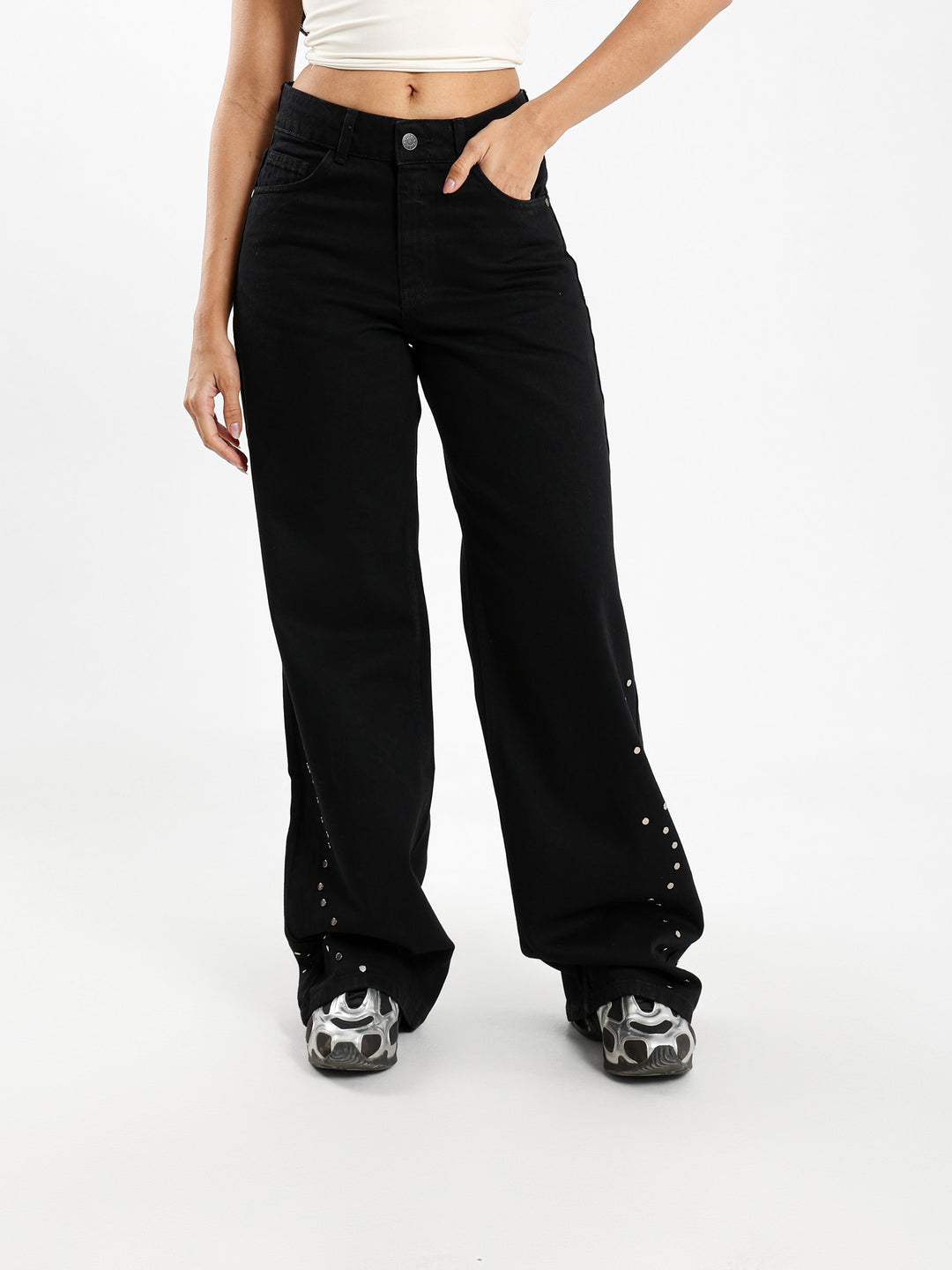 Loose Wide-Leg Jeans with Studs