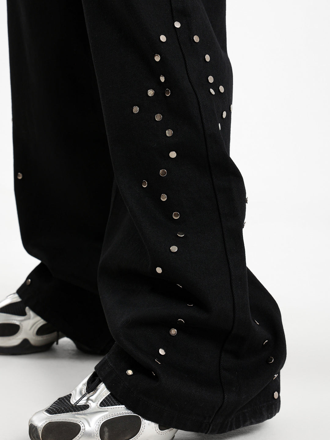 Loose Wide-Leg Jeans with Studs