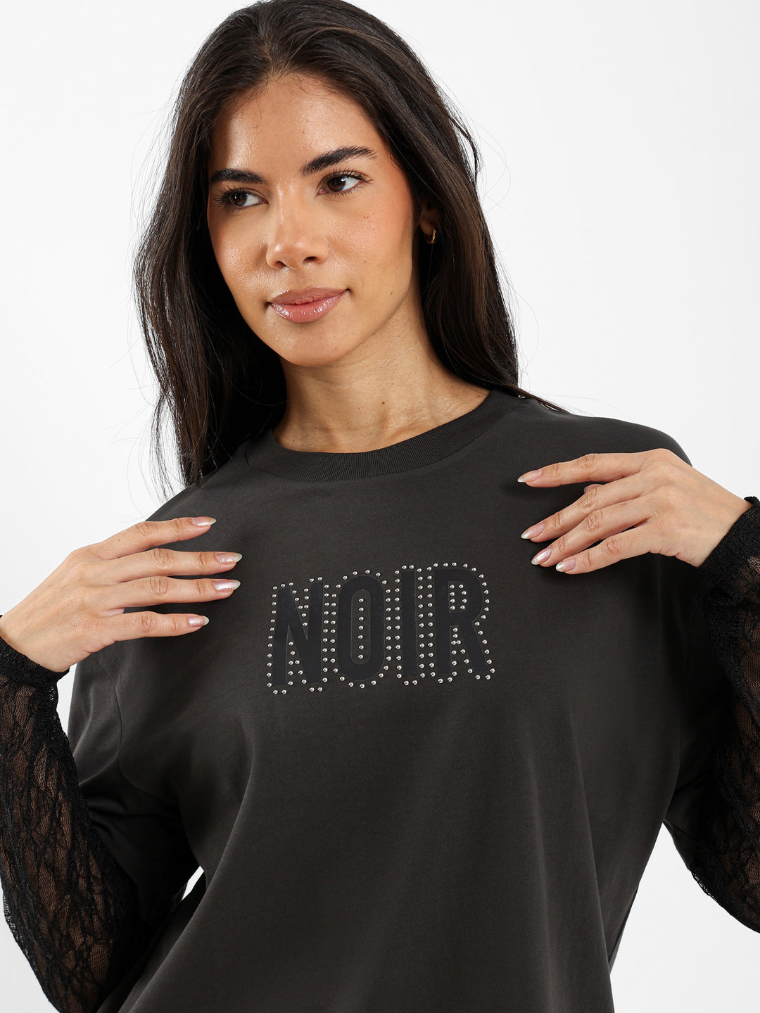 Loose T-Shirt with Inner Contrast Lace