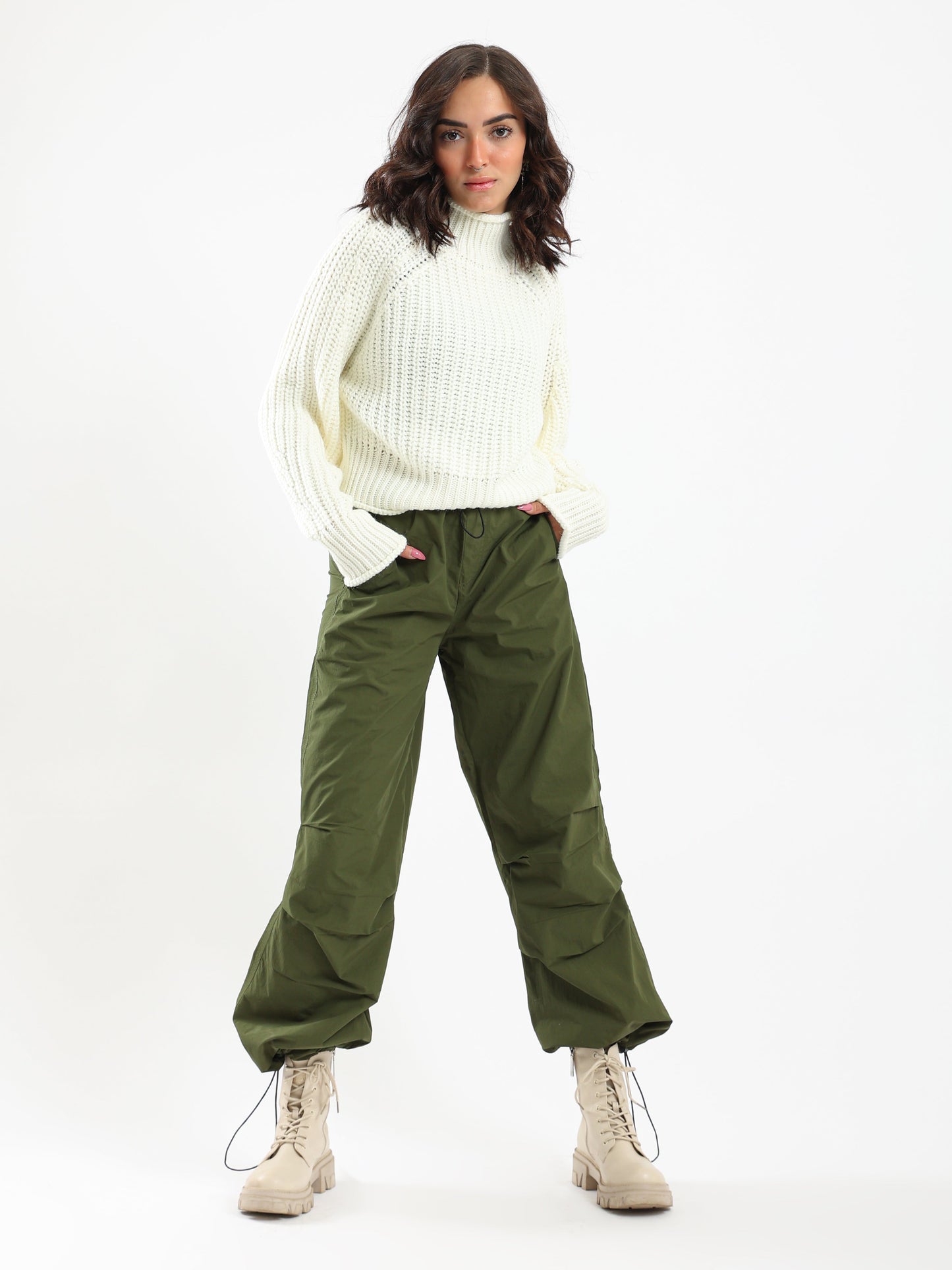 Pullover - Knitted - High Neck