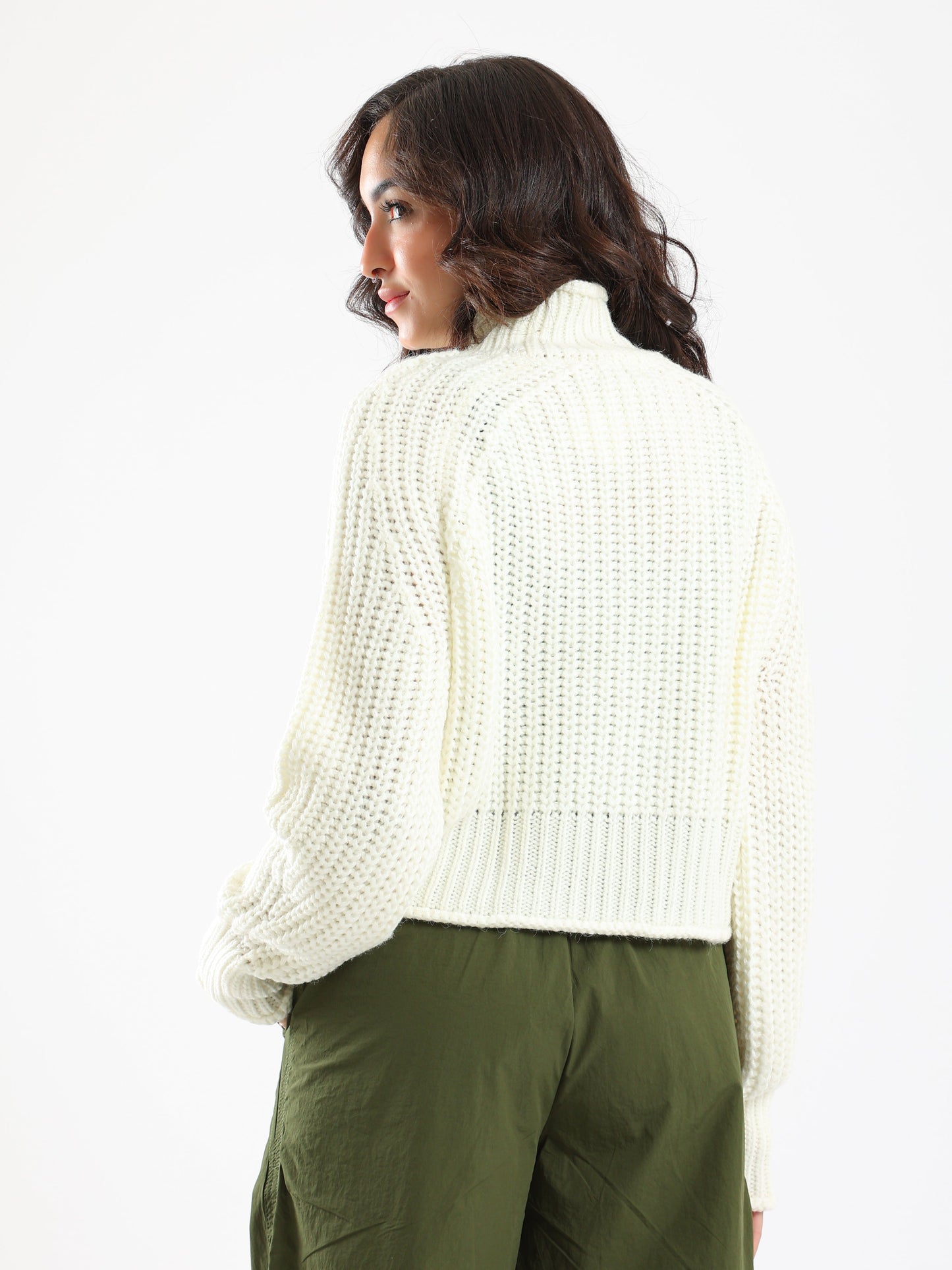 Pullover - Knitted - High Neck
