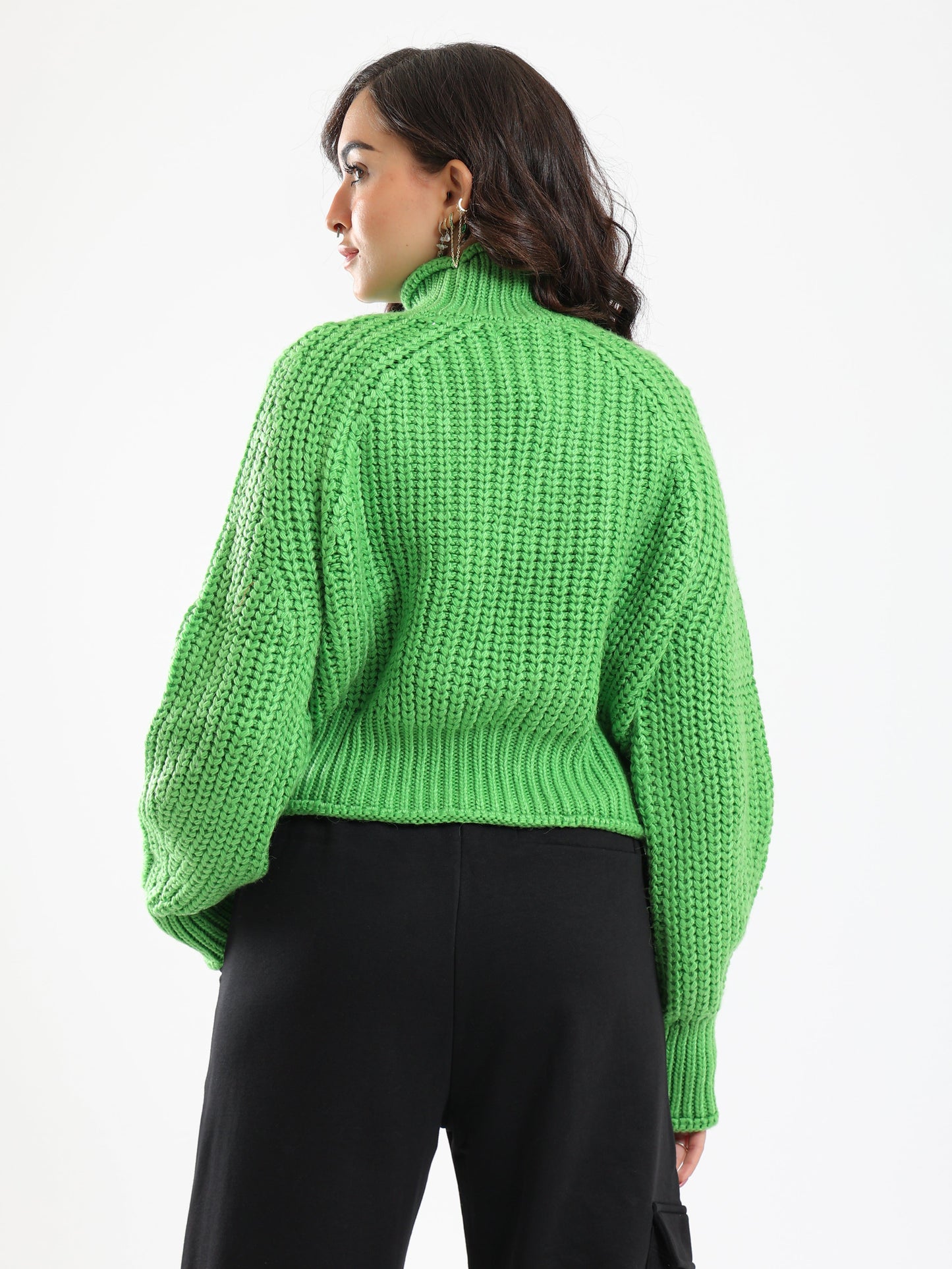 Pullover - Knitted - High Neck