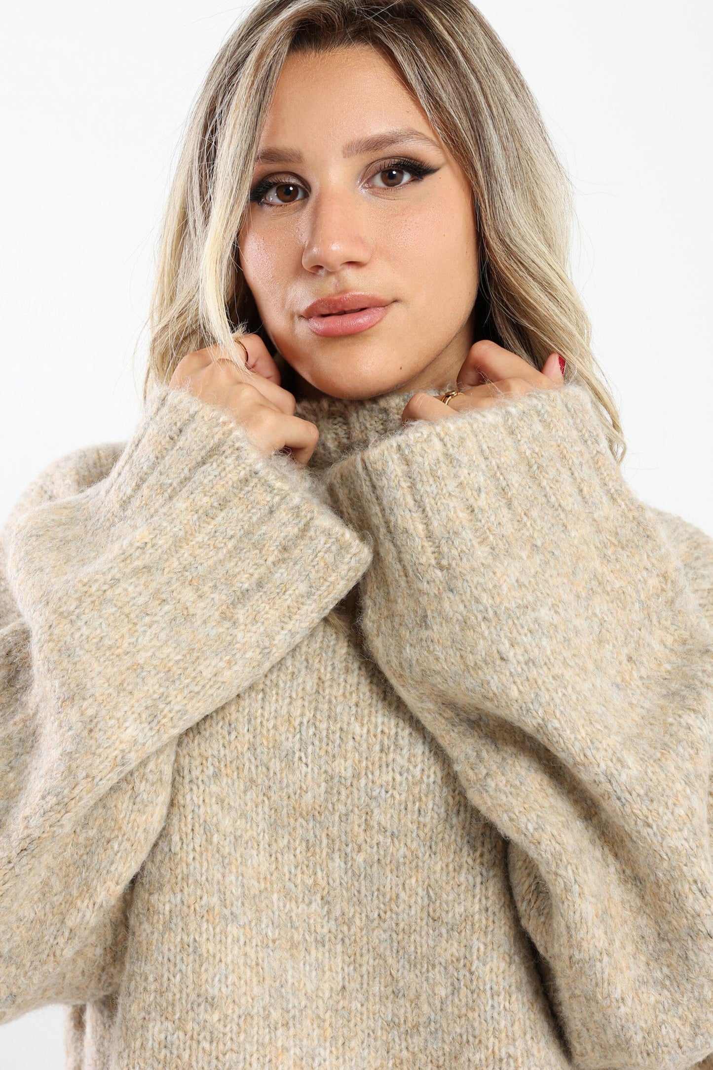Pullover - Wide Sleeves - High Neck
