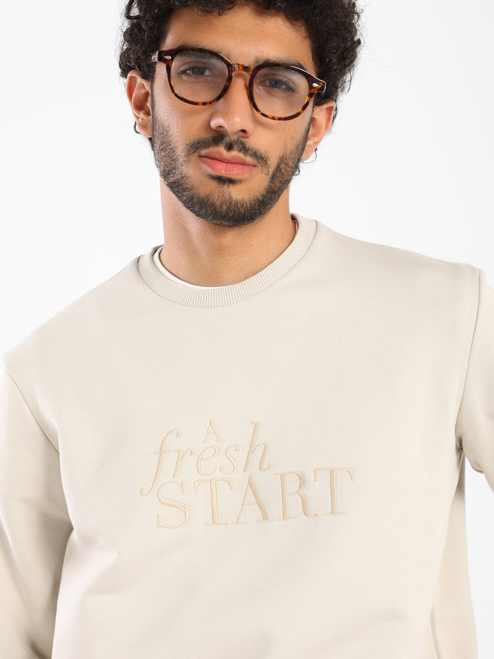 سويت شيرت بطبعة Fresh Start المنقوشة