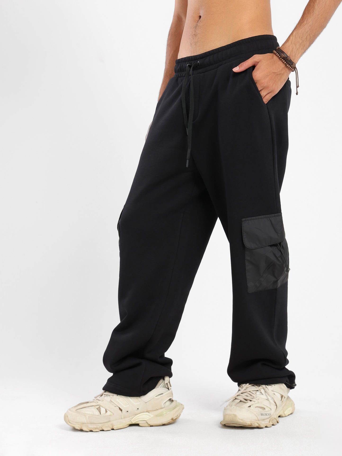Loose Sweatpants with Clean Cargo Pockets