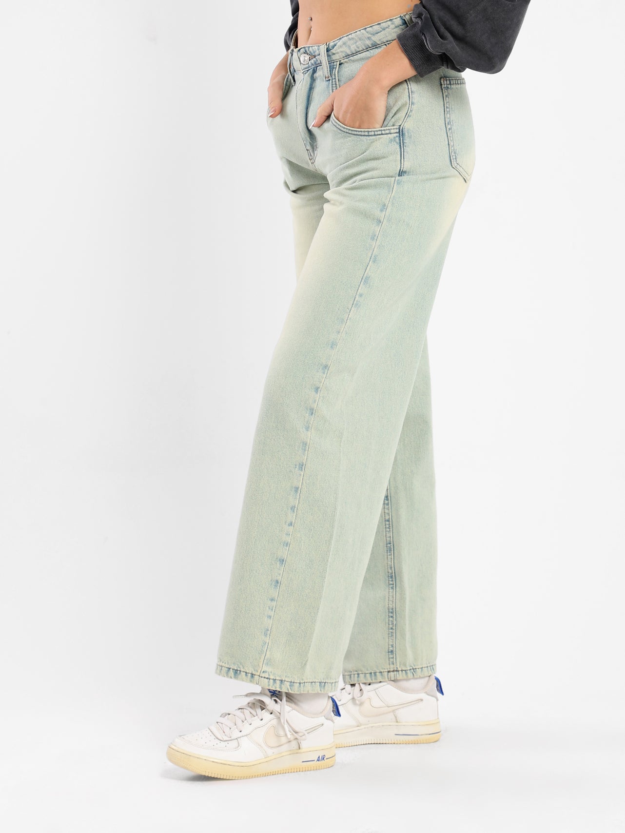 Low Waist Skater Jeans