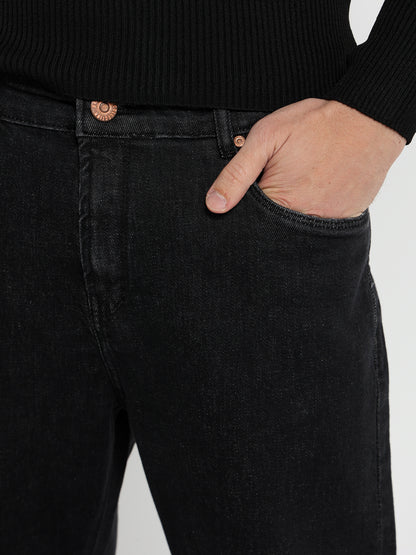 Regular 5-Pocket Jeans with Unfinished Hem - Outlet