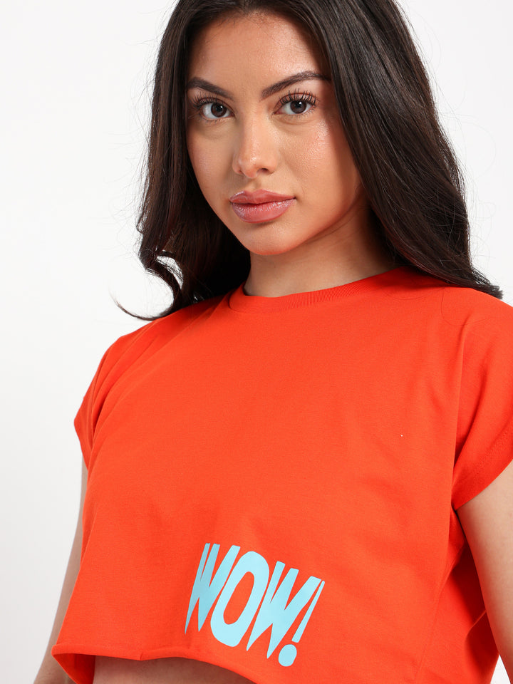 تي شيرت قصير بطبعة Wow