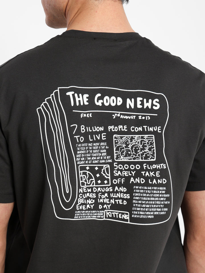 تي شيرت The Good News بطباعة خلفية