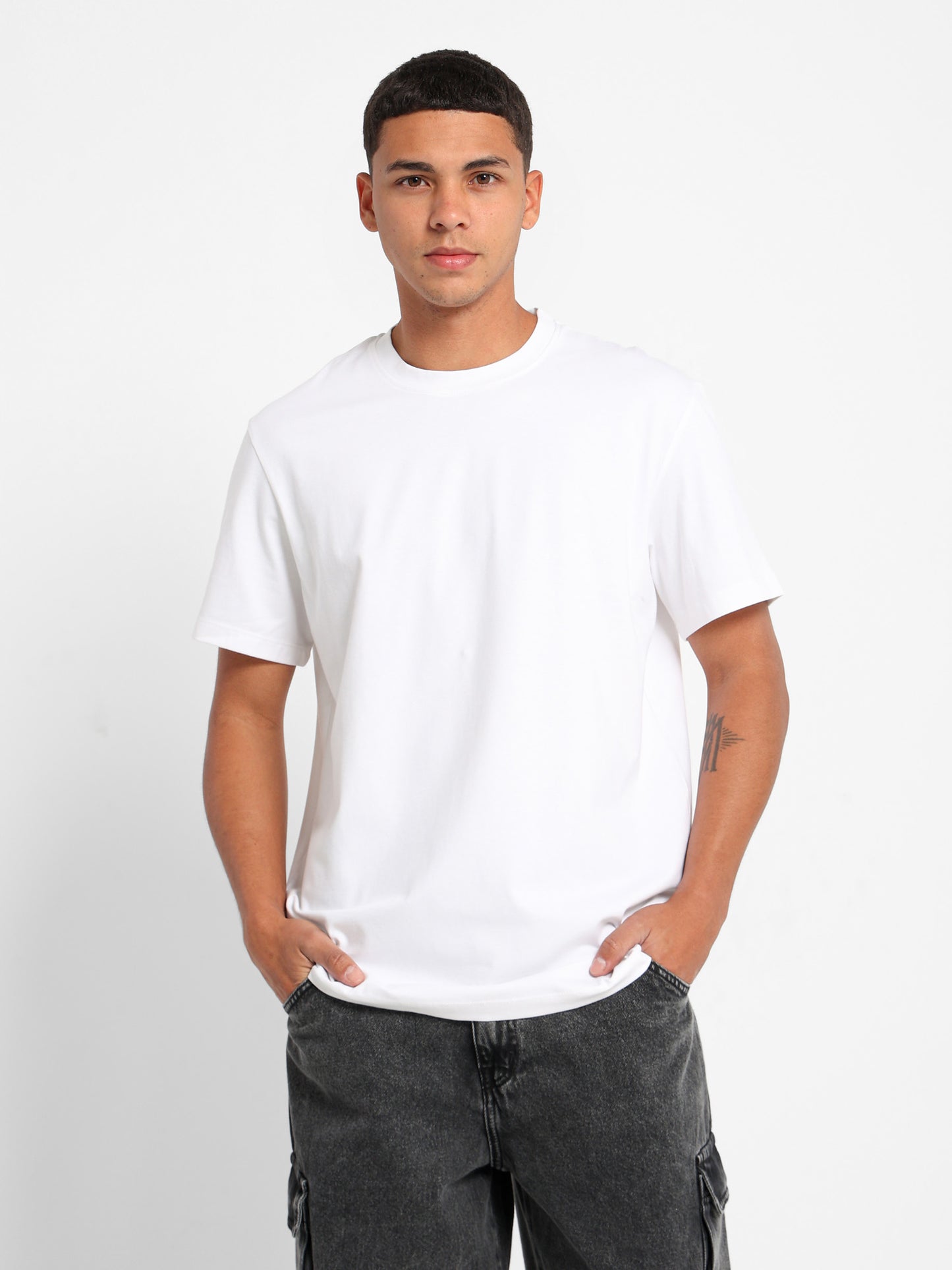 Need To Be Alive Graphic T-Shirt