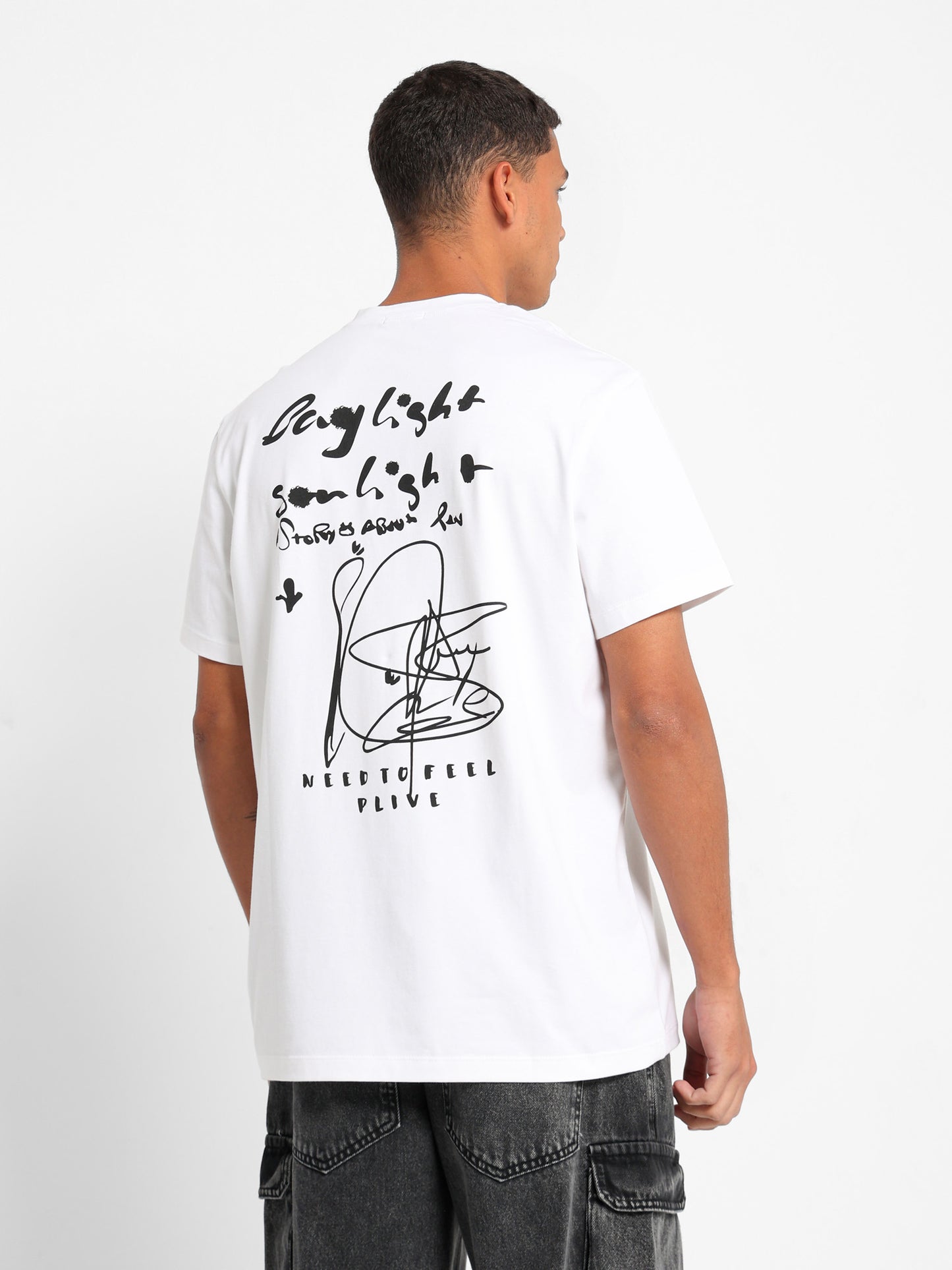 Need To Be Alive Graphic T-Shirt