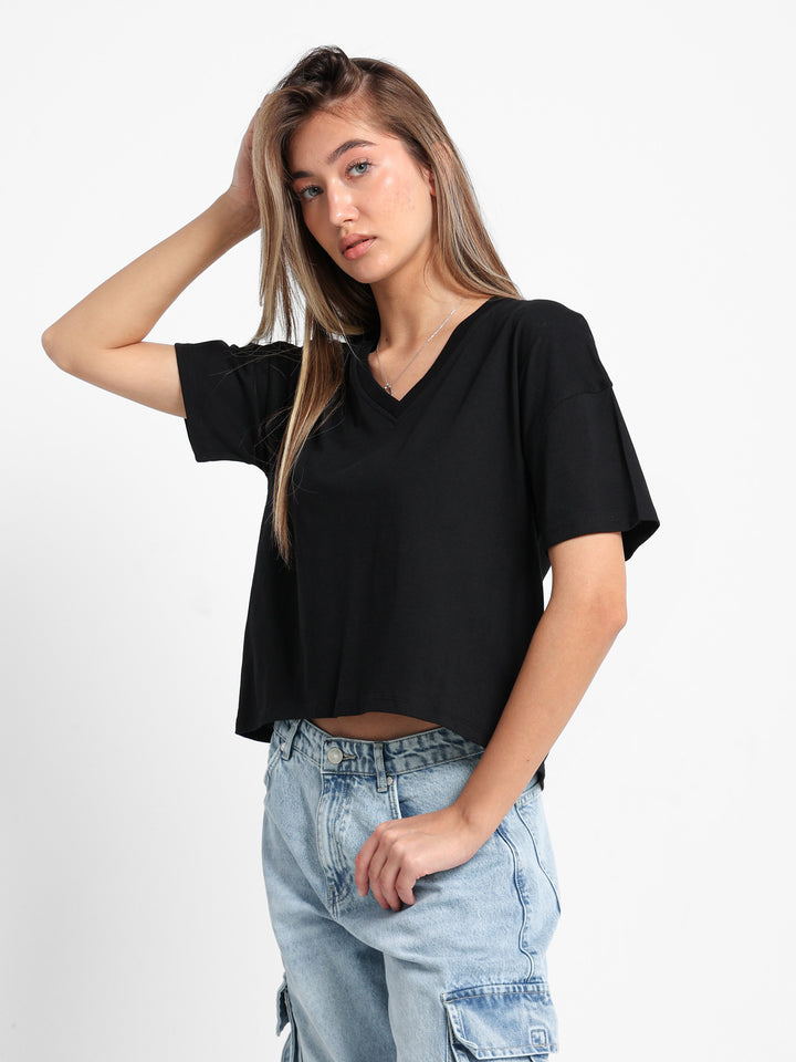 تي شيرت قصير بقصة V-Neck