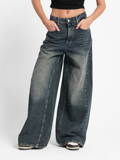Loose Low-Waist Jeans