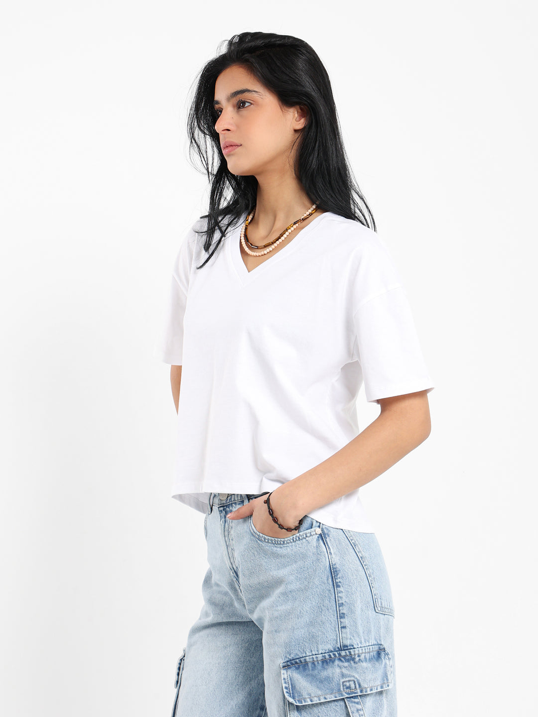 تي شيرت قصير بقصة V-Neck