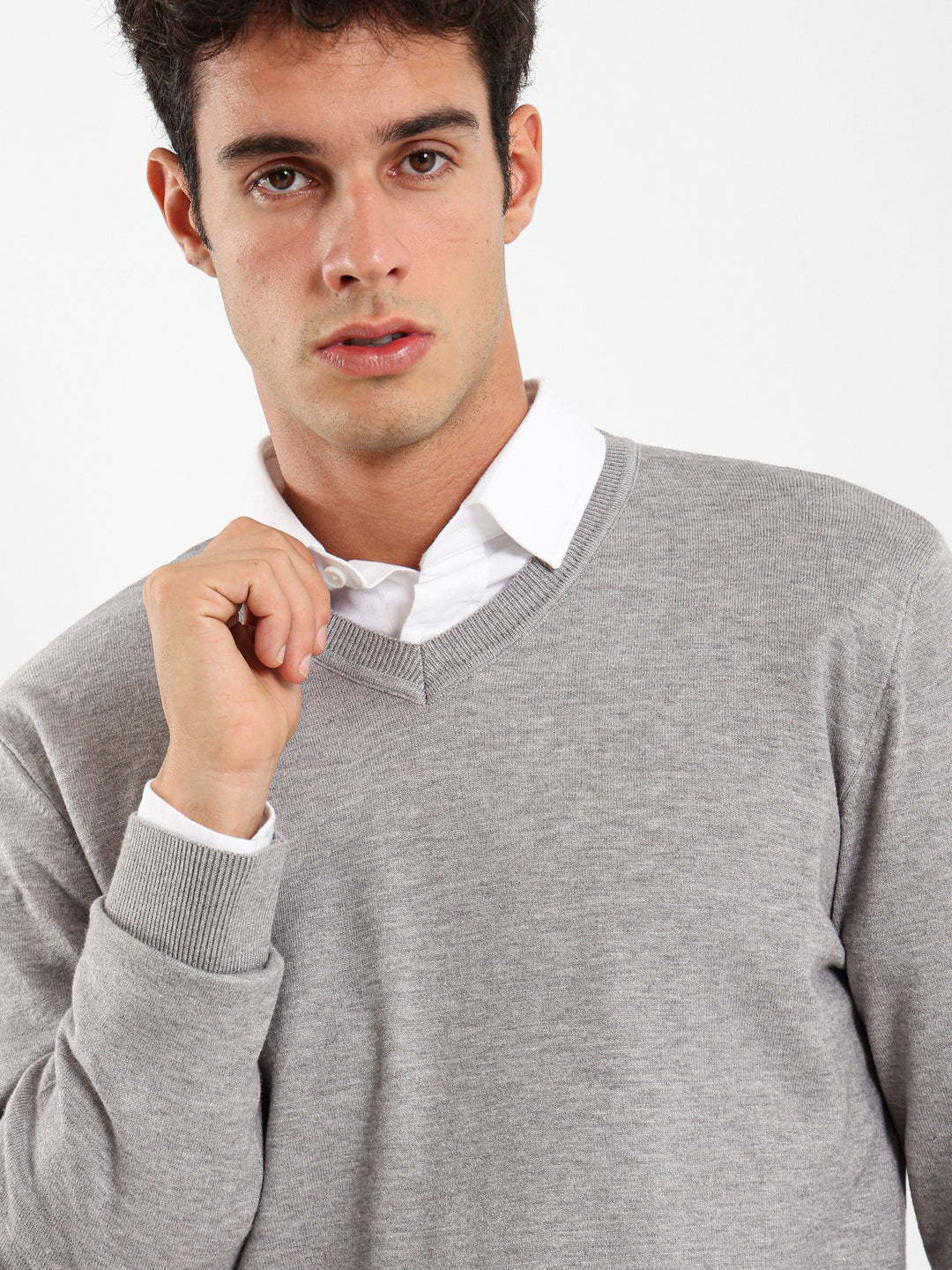 Basic Regular V-Neck Pullover